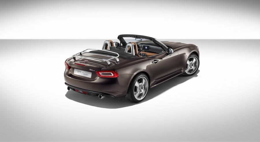  Fiat 124 Spider America 2016 года  (фото 2 из 2)